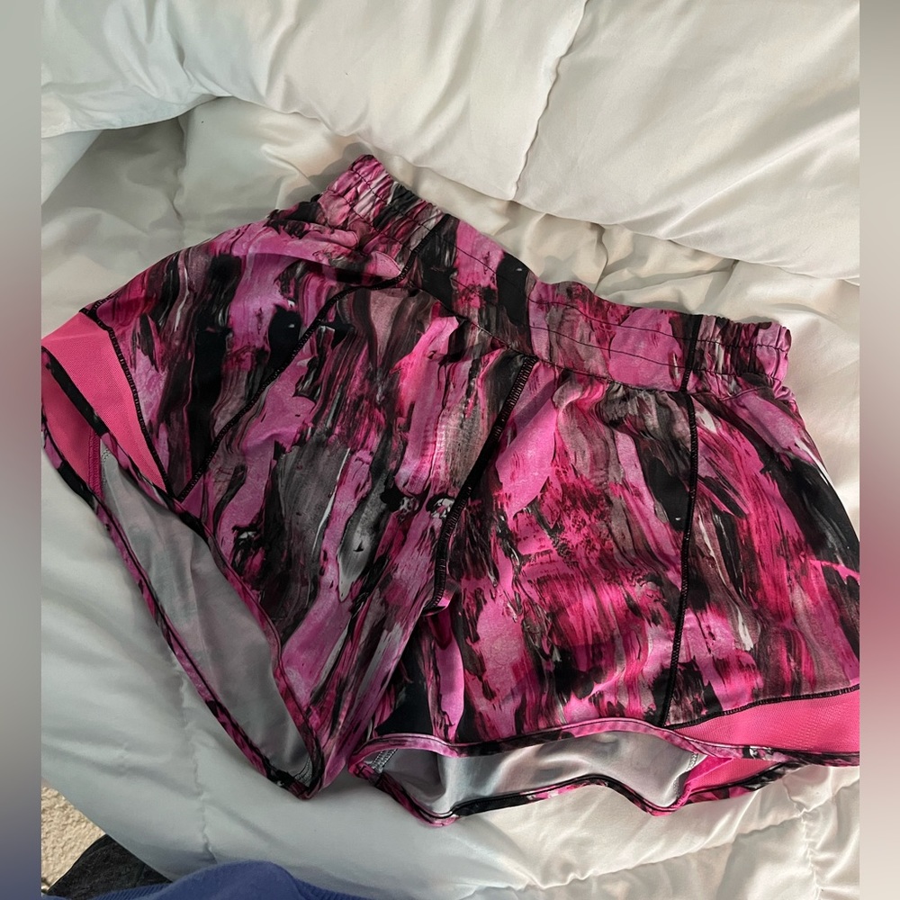 Lululemon Hotty hot shorts - Picture 2 of 5